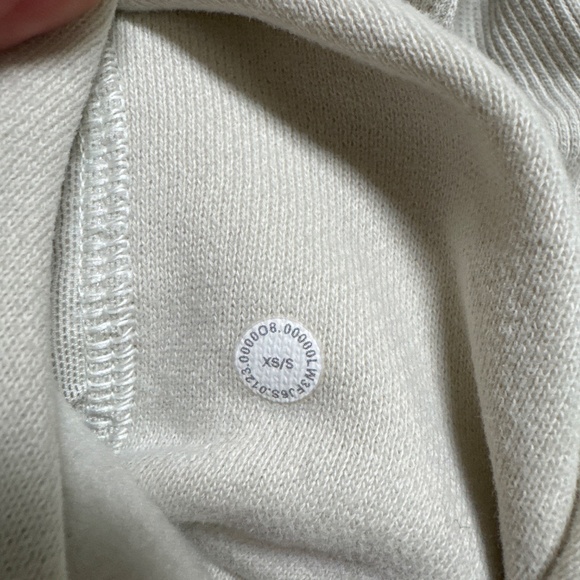 LULULEMON - Picture 3 of 4